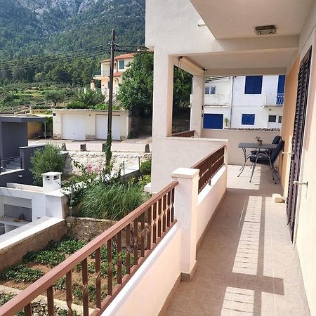 Apartments Vrisnik เยลซา ภายนอก รูปภาพ