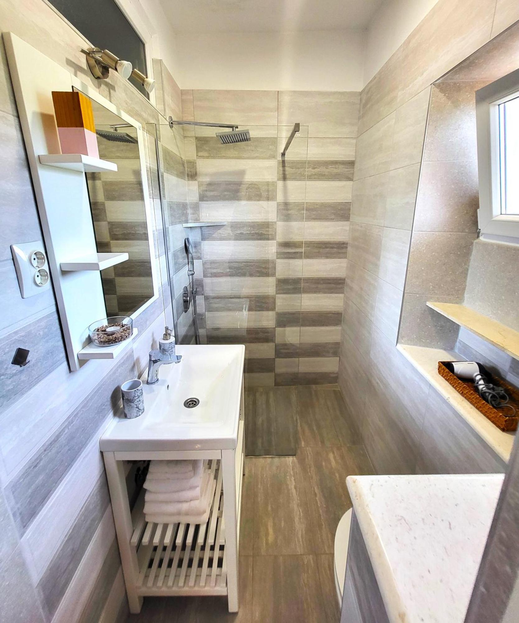 Apartments Vrisnik เยลซา ภายนอก รูปภาพ