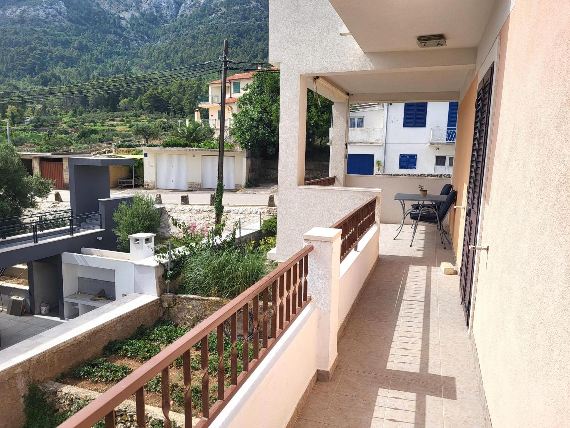 Apartments Vrisnik เยลซา ภายนอก รูปภาพ
